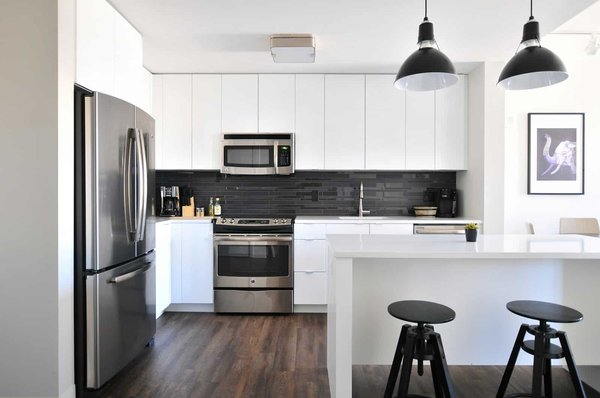 How to select the right countertop material for your kitchen?