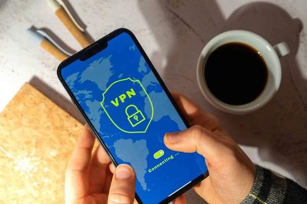 VPN for travellers: how to stay securely connected anywhere in the world